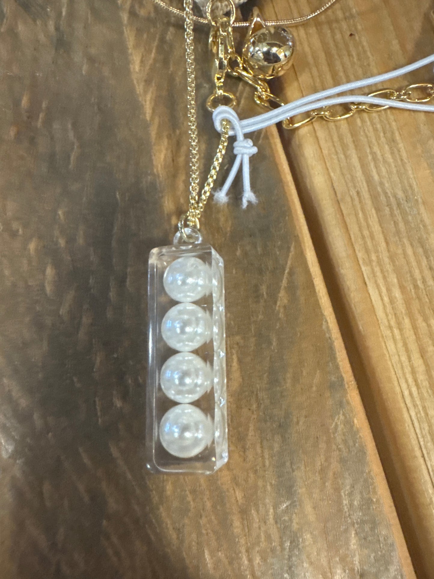 LUCITE PEARL BAR NECKLACE