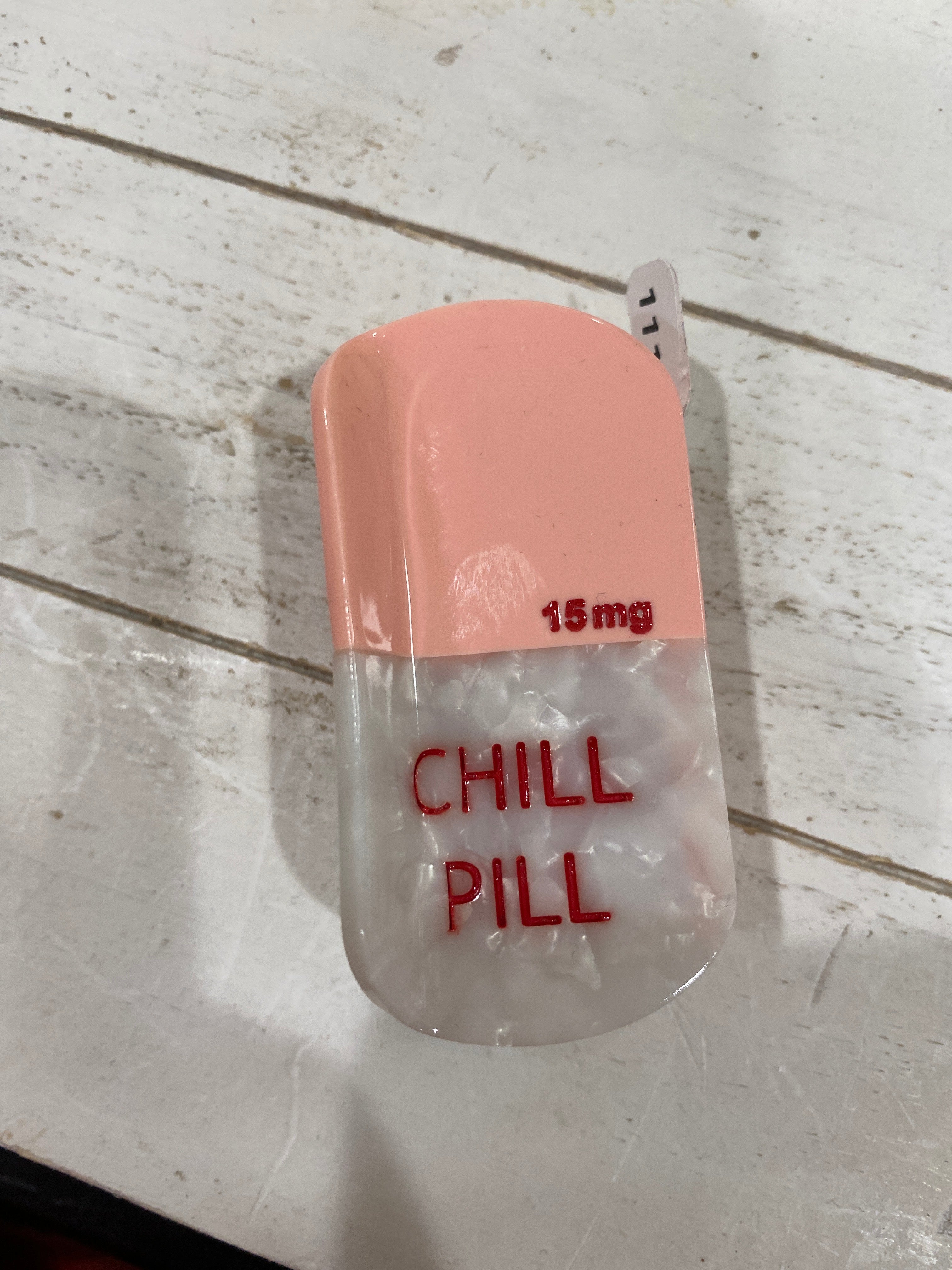 CHILL PILL HAIR CLAW CLIP
