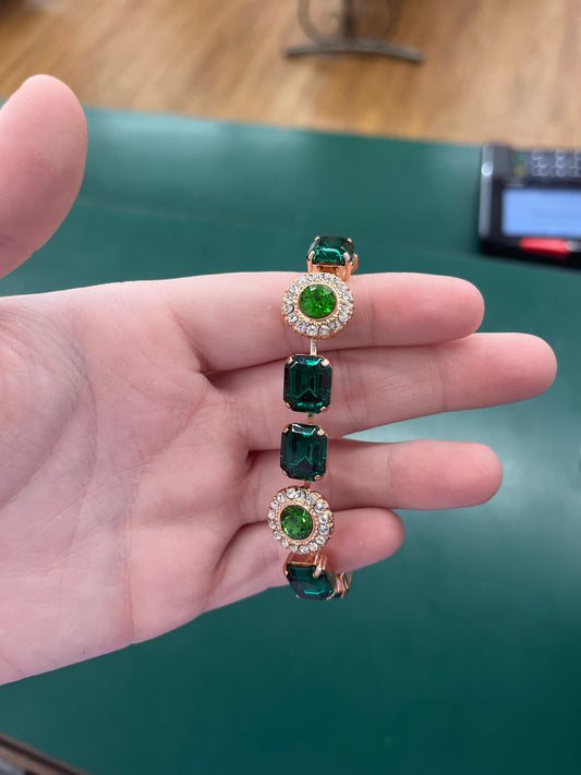 RG LG EMERALD SQUARES & GREEN CLUSTERS