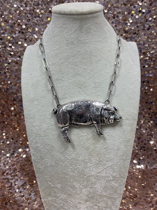 PIG OVERSIZED STATEMENT PAPERCLIP CHAIN NECKLACE