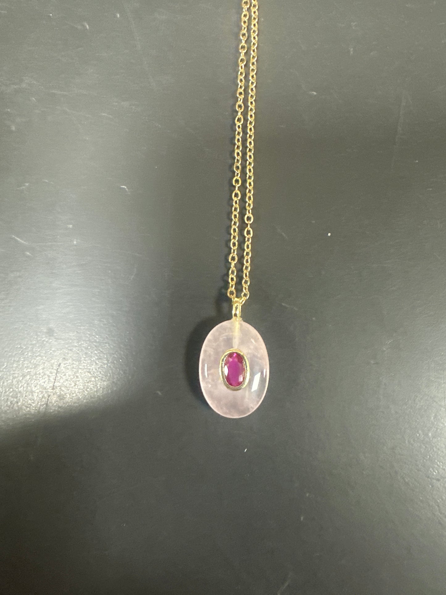 GOLD CHAIN WITH OVAL STONE & CRYSTAL EMBELLISHMENT