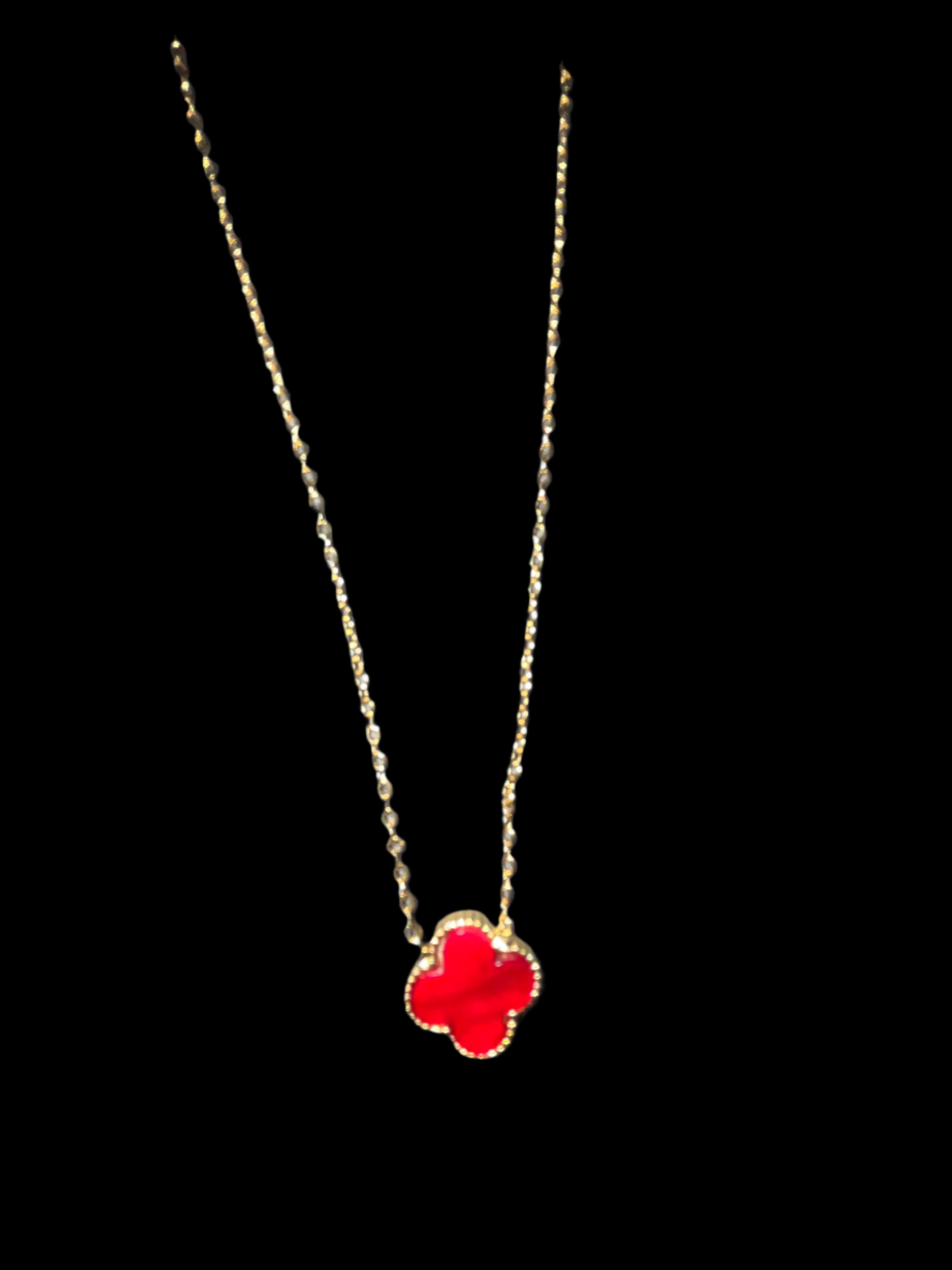 GOLD NECKLACE WITH RED CLOVER PENDANT