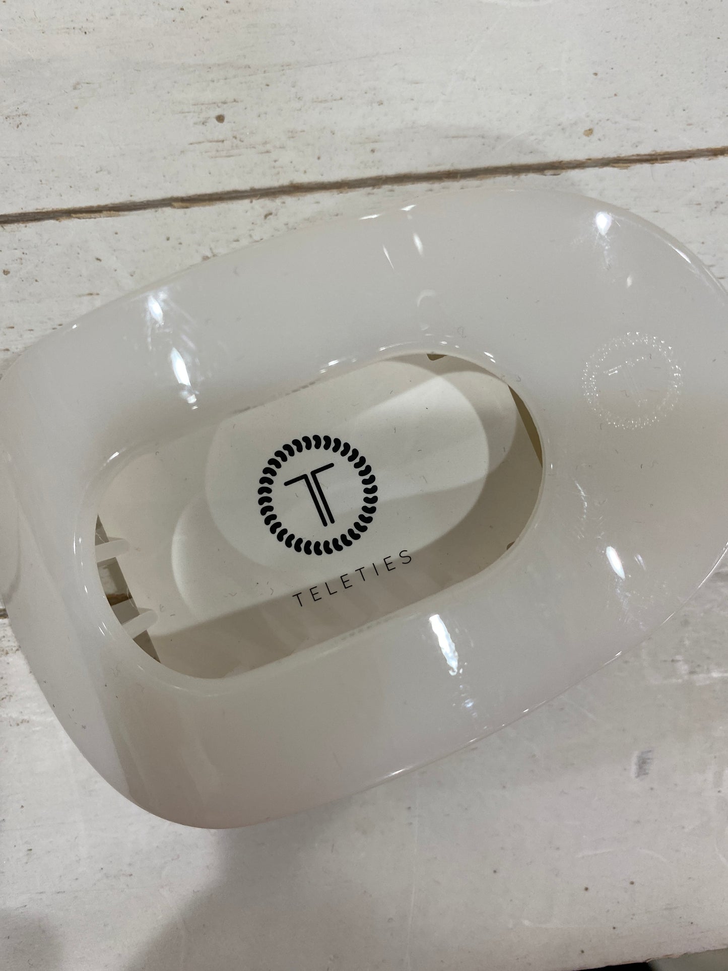 TELETIES FLAT ROUND HAIR CLIP - MD - COCONUT WHITE