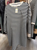 BLACK & WHITE STRIPED LONG SLEEVED SHIFT DRESS