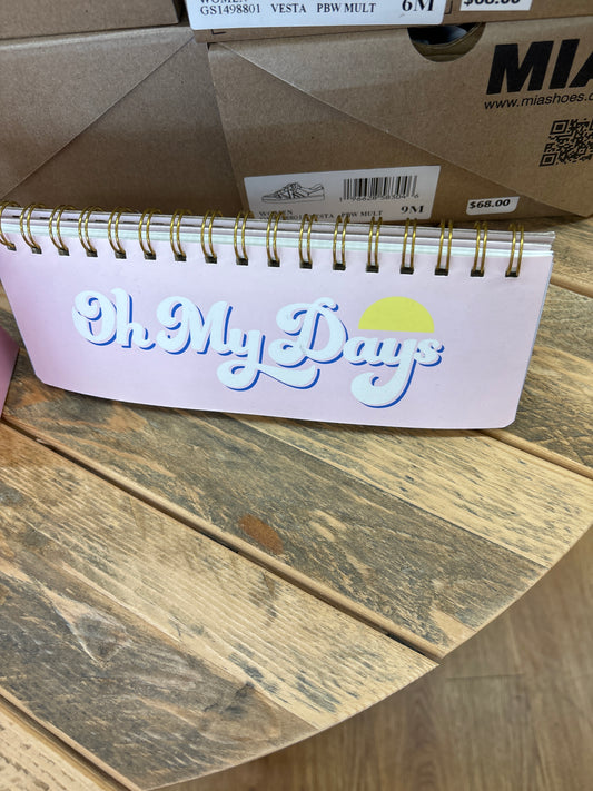 WEEKLY DESK PLANNER