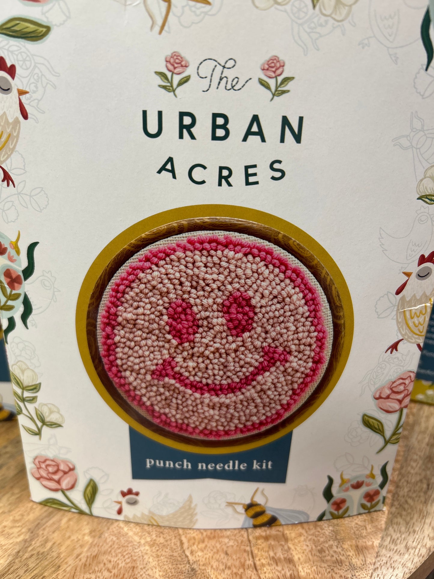 PUNCH NEEDLE PINK SMILE