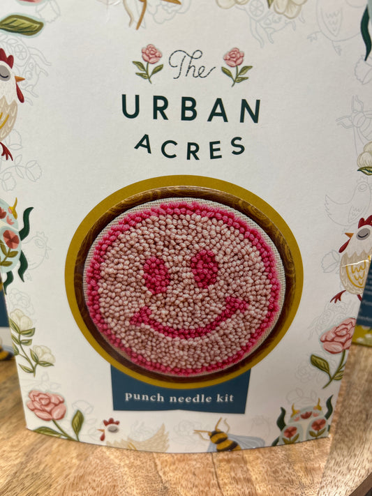 PUNCH NEEDLE PINK SMILE