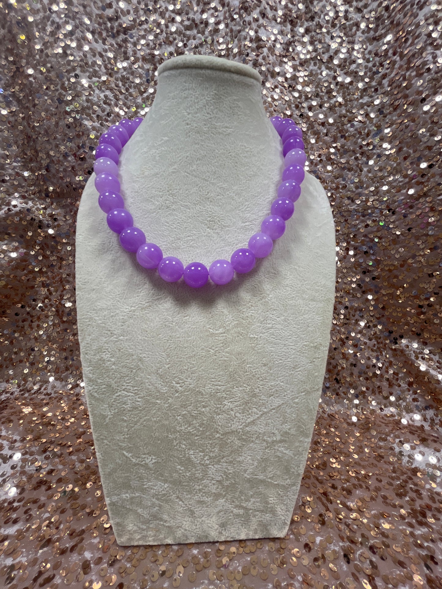OVERSIZED BEADED NECKLACE