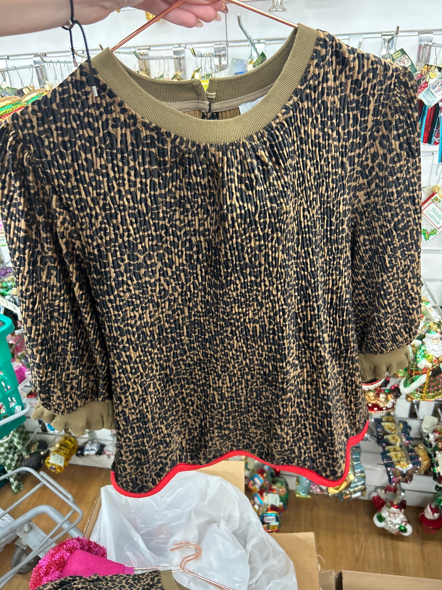 Contrast Wavy Hem Detailed Velve Animal Print Top
