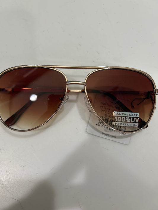 1558-WEEKEND  AVIATOR