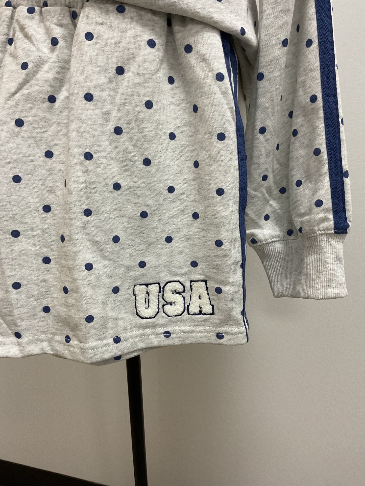 POLKA DOT PRINTED "USA" TOWEL EMBROIDERY SWEATSHIRT AND SHORTS 2 PC. SET - GREY/NAVY