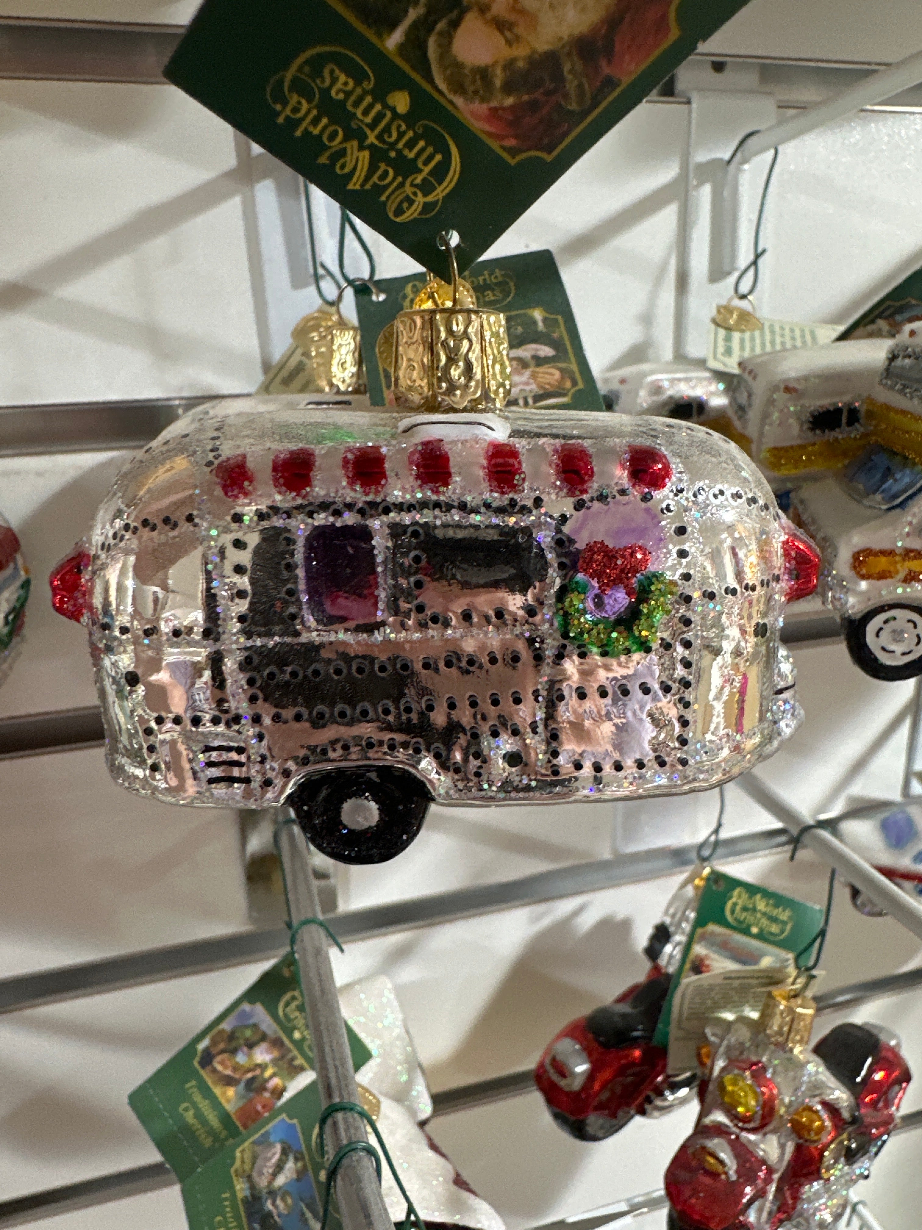 CHRISTMAS ORNAMENT - VINTAGE TRAILER