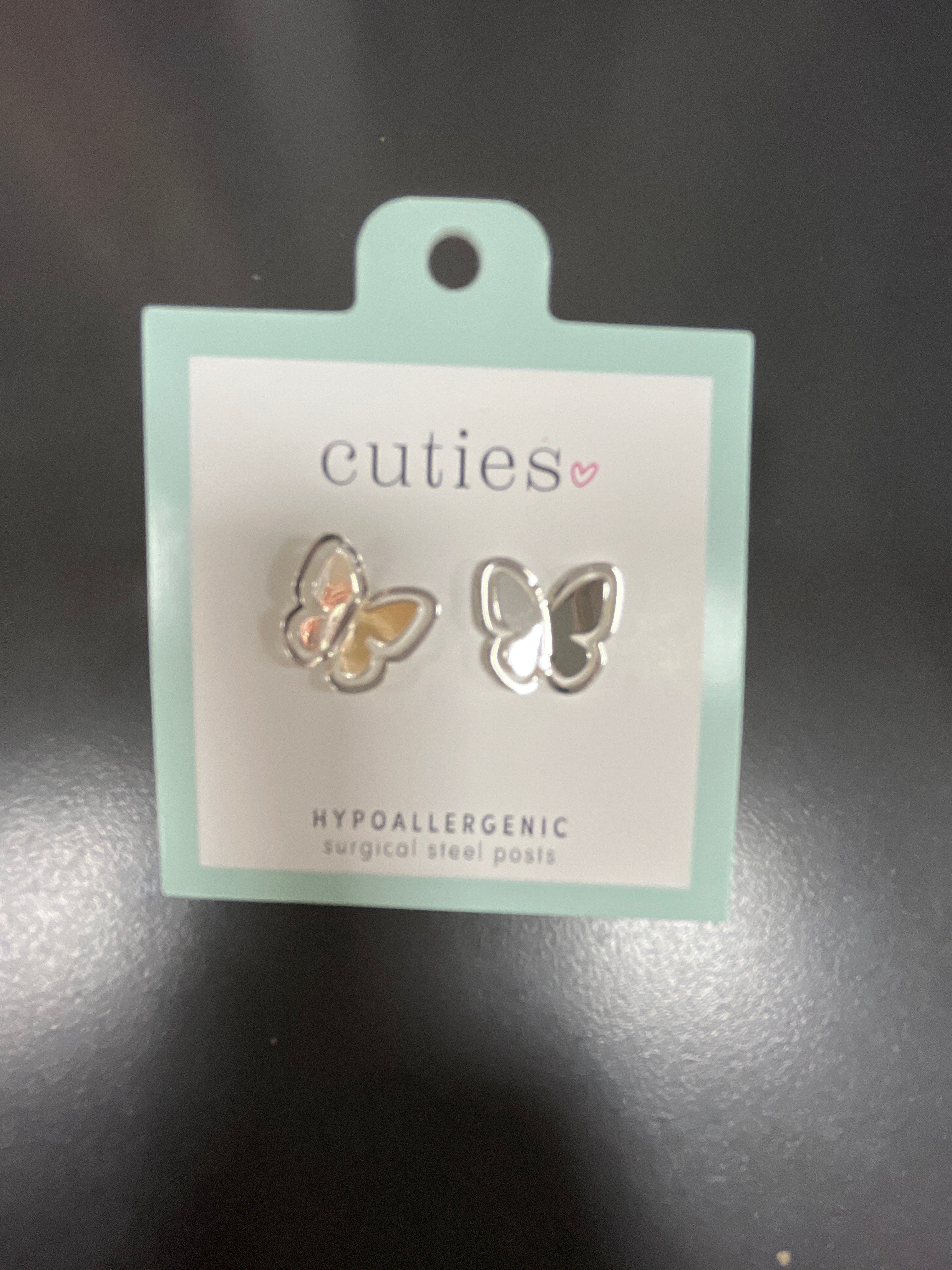 CUTOUT BUTTERFLY EARRINGS