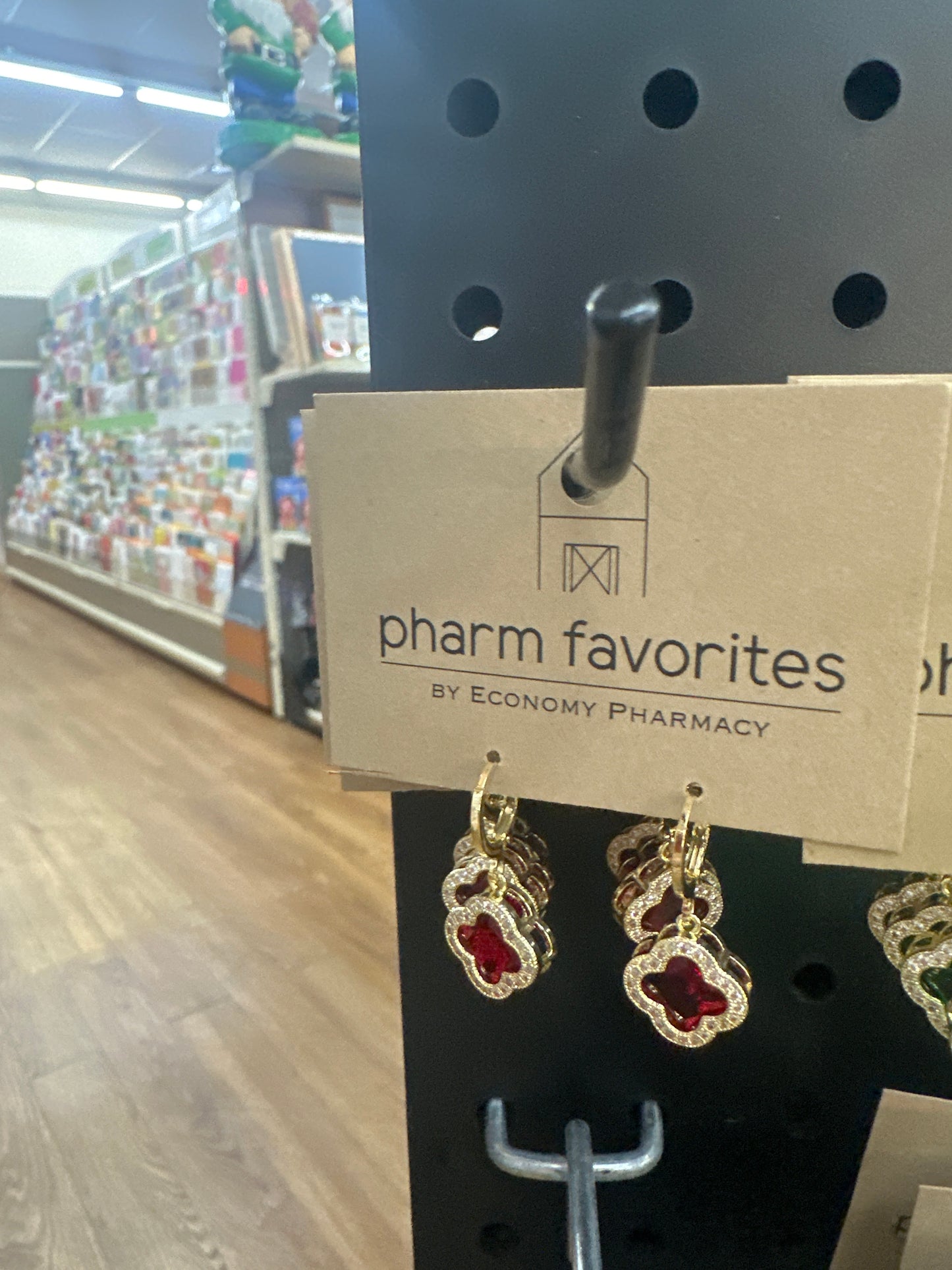 GOLD HOOPS W/CRYSTAL EDGED CLOVER - RED
