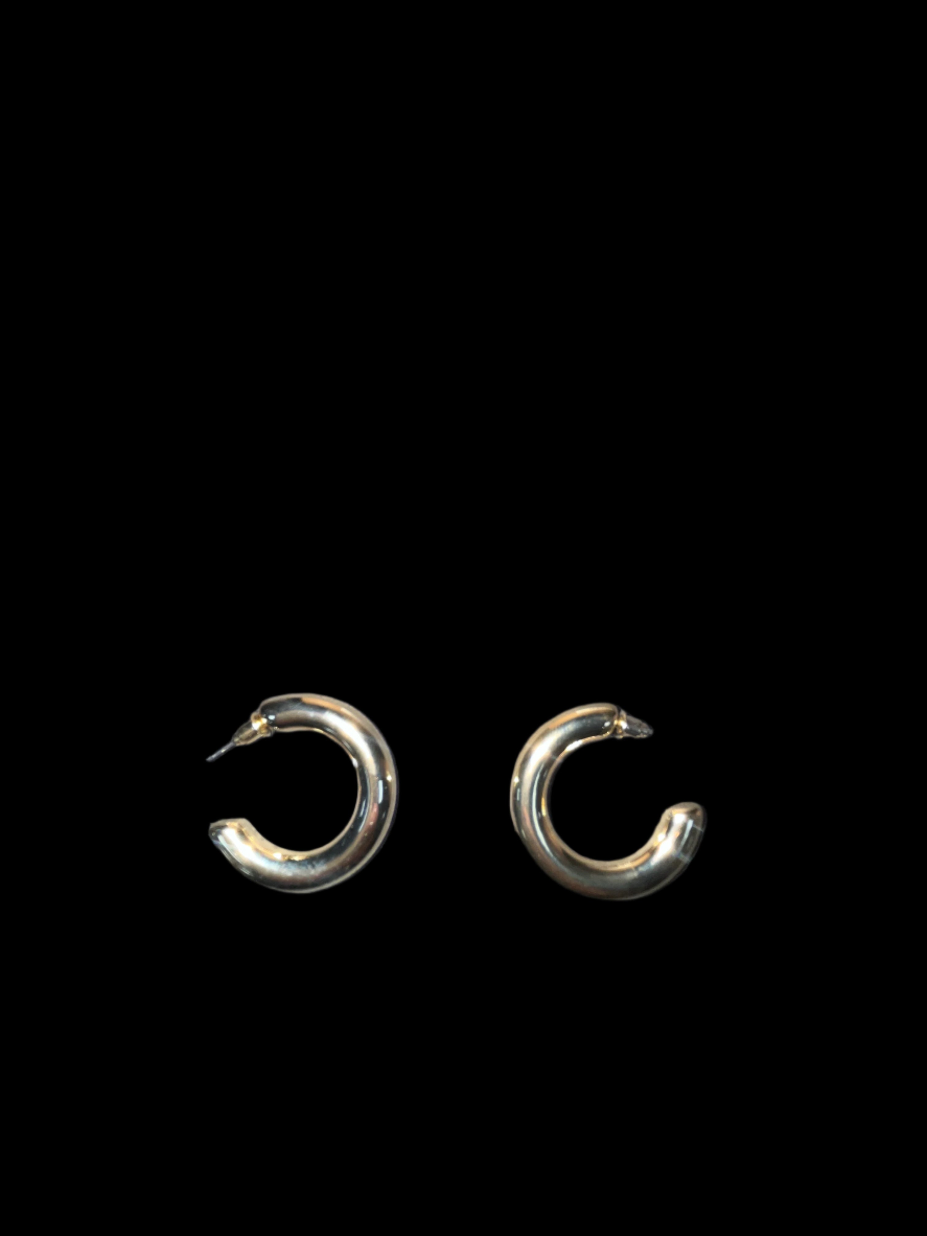 CHUNKY GOLD HOOP EARRINGS