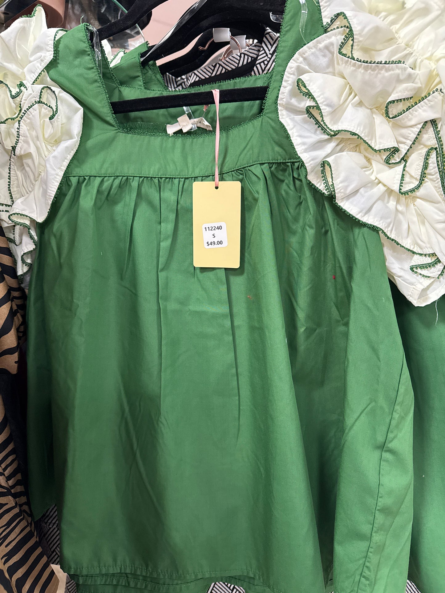 AMAZON GREEN BLOUSE W/WHITE RUFFLE SLEEVES - M