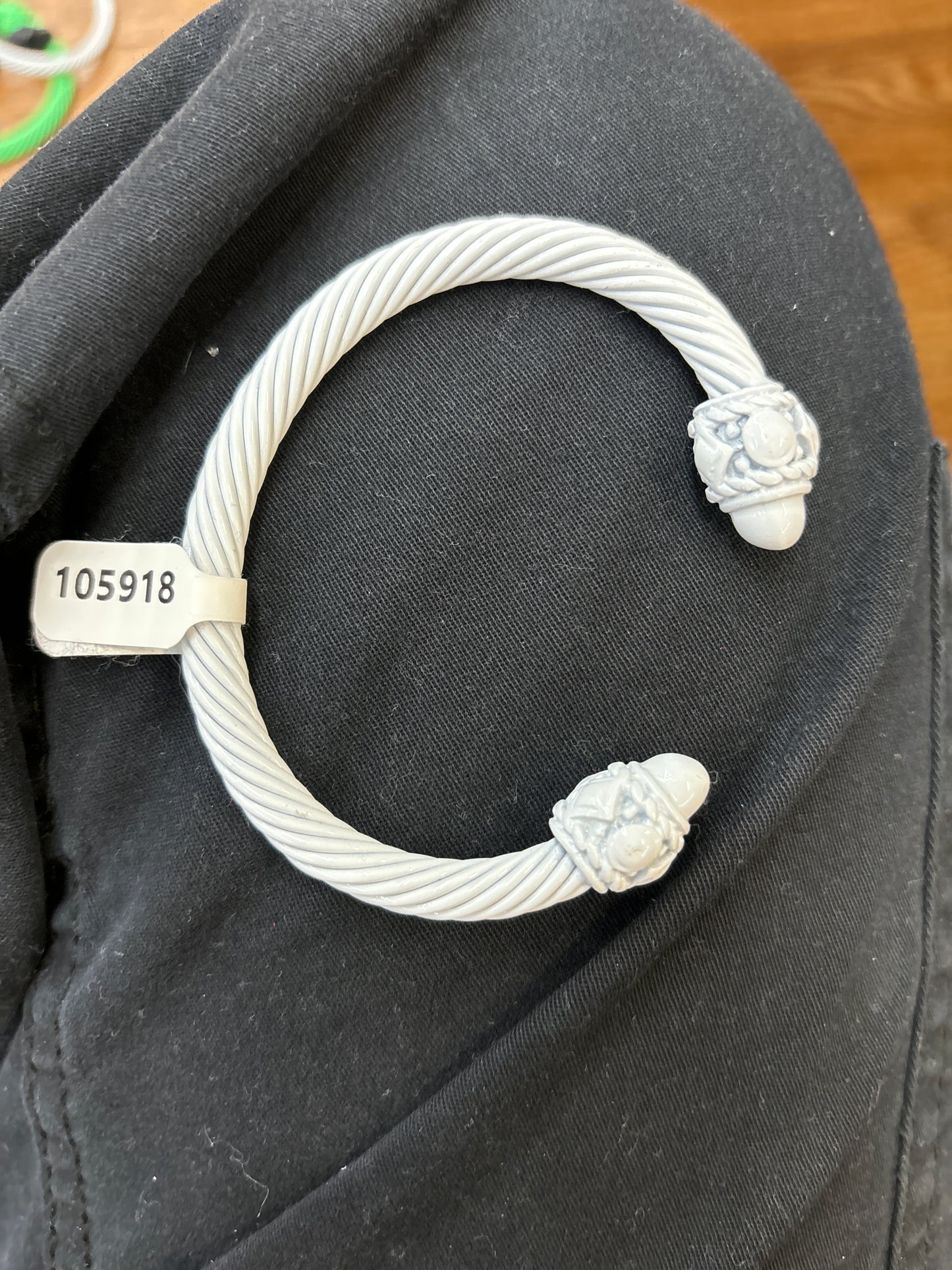 WHITE CABLE BRACELET