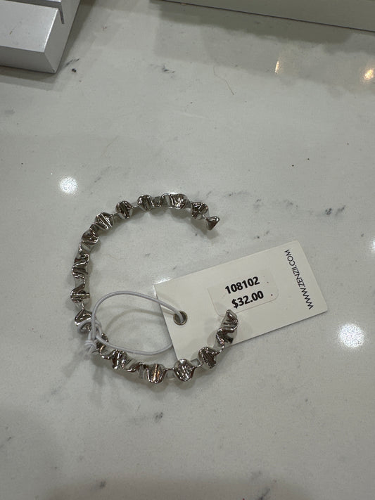 TWISTED CRINKLE CUFF BRACELET - SILVER