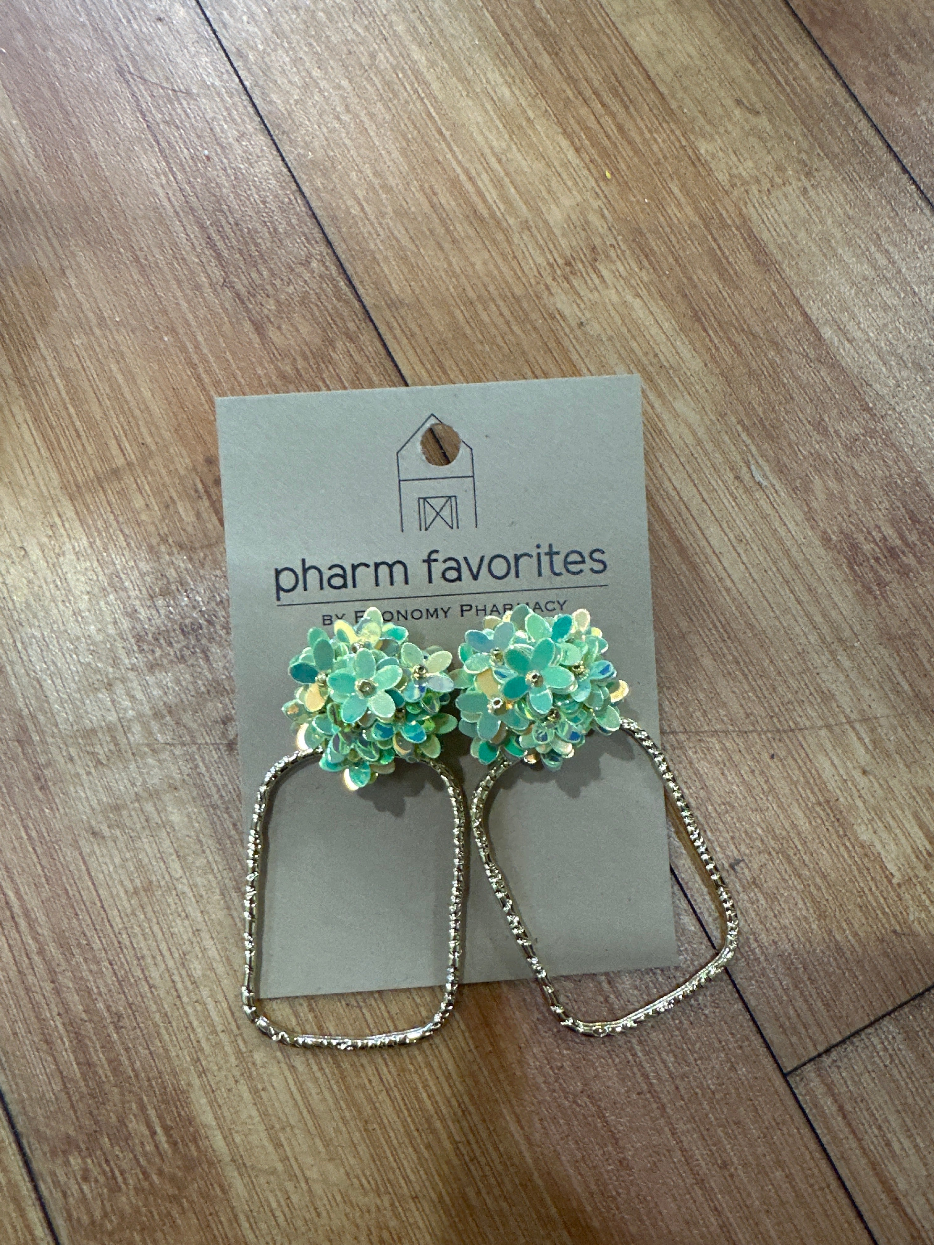 IRD GREEN FLOWER RECTANGULAR HOOPS