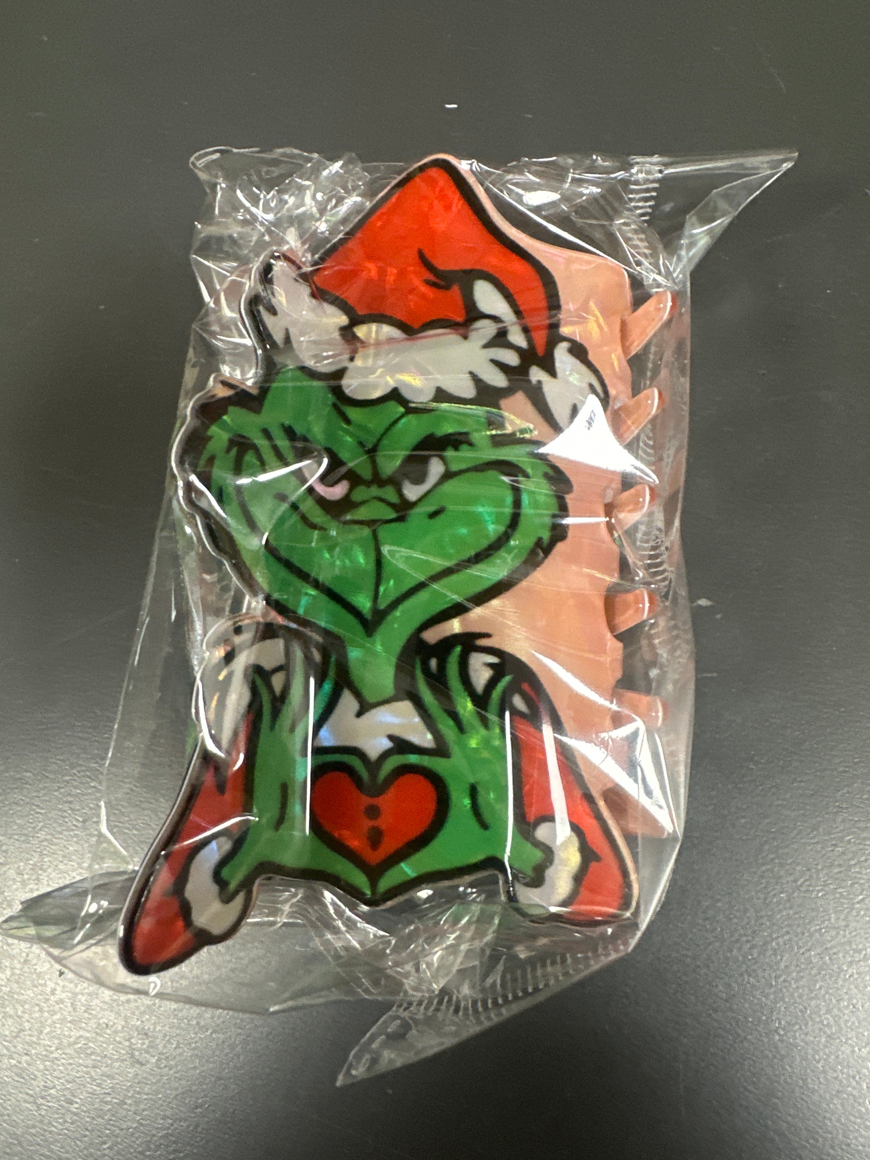 GRINCH WITH HEART CLAW CLIP