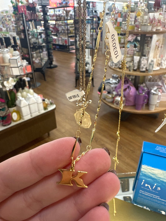 LETTER NECKLACE GOLD - K