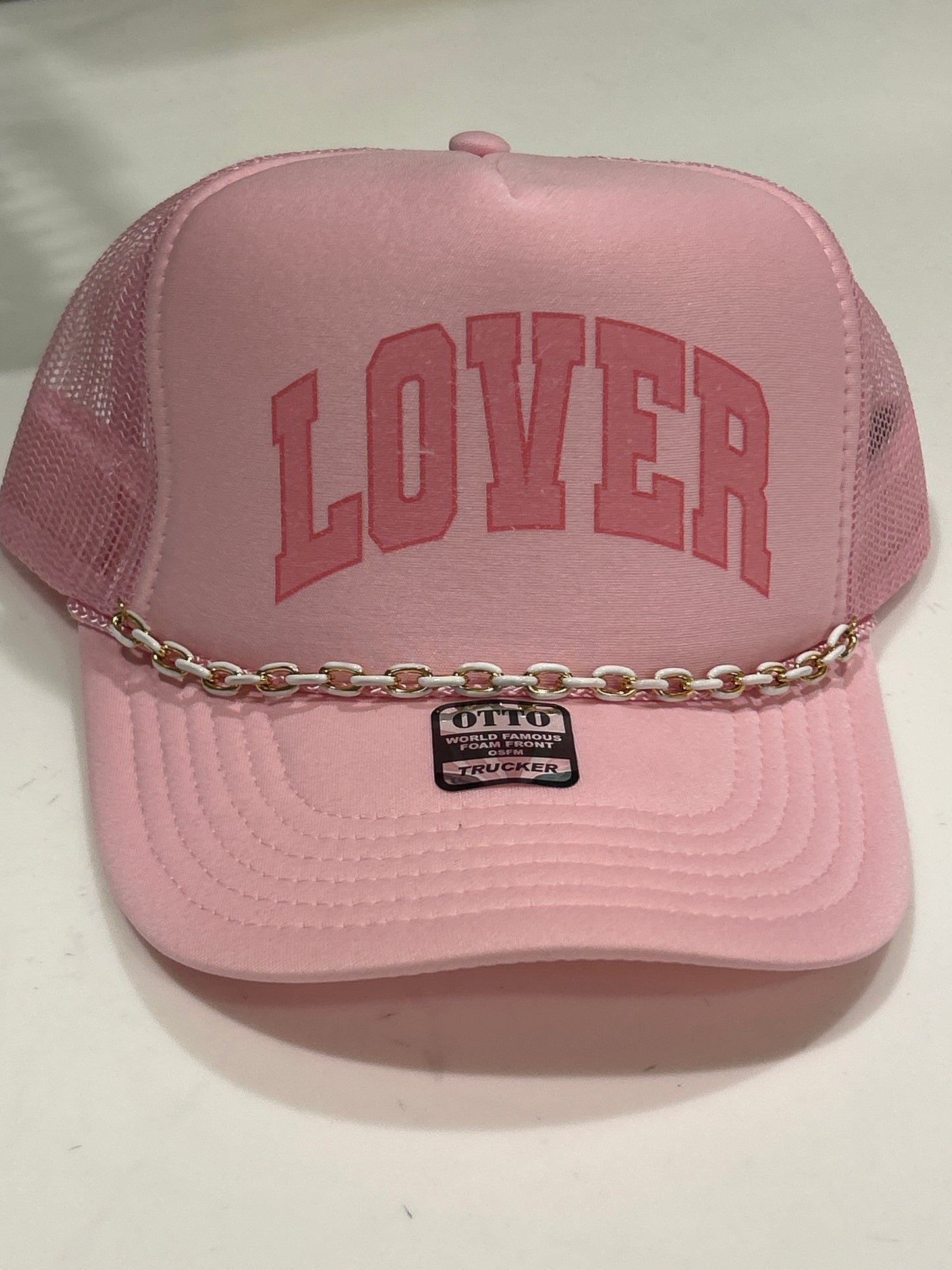 LOVER ARCH TRUCKER HAT W/CHAIN - PINK/WHITE