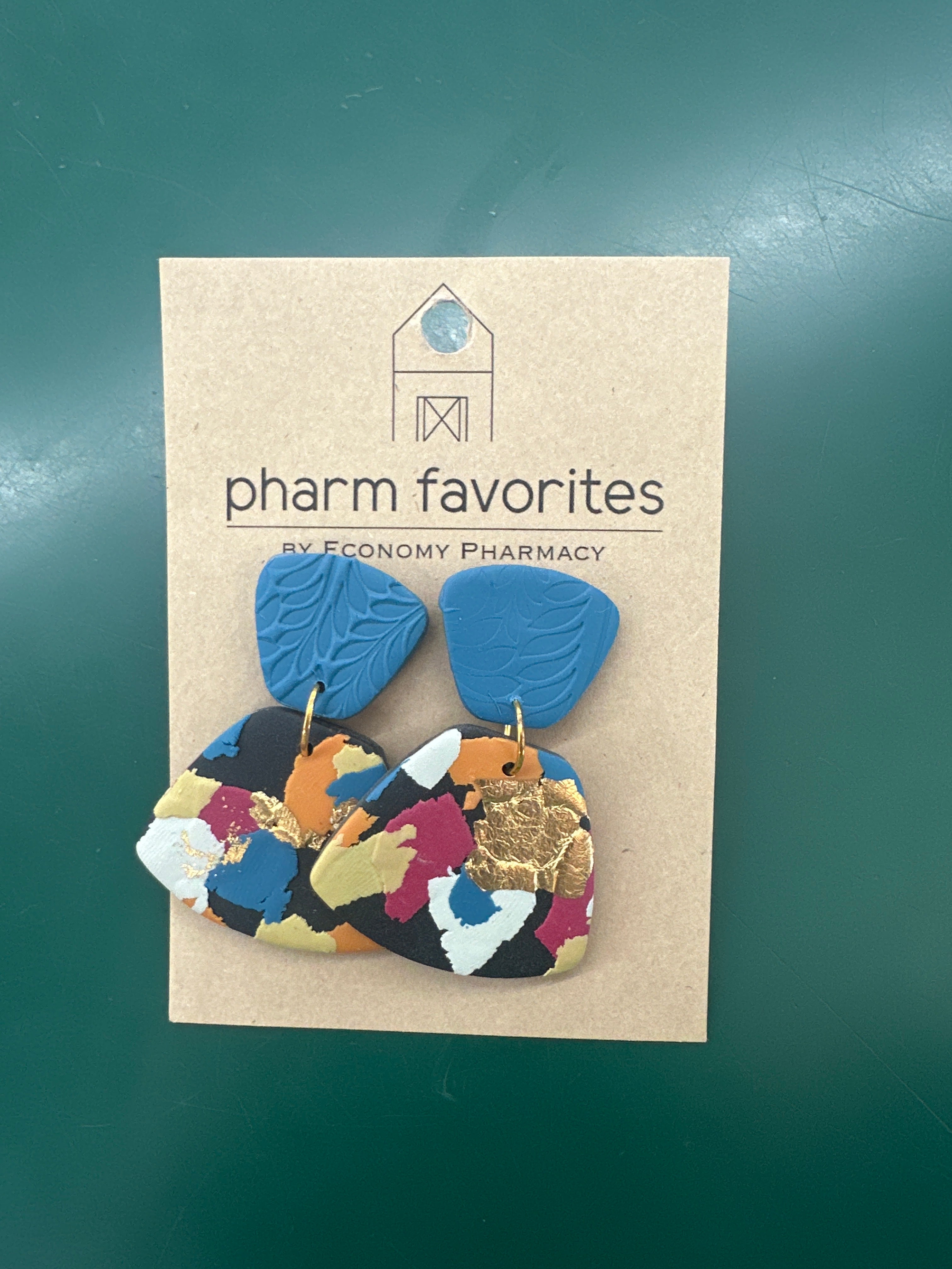 FALLING LEAVES - VICTORIA