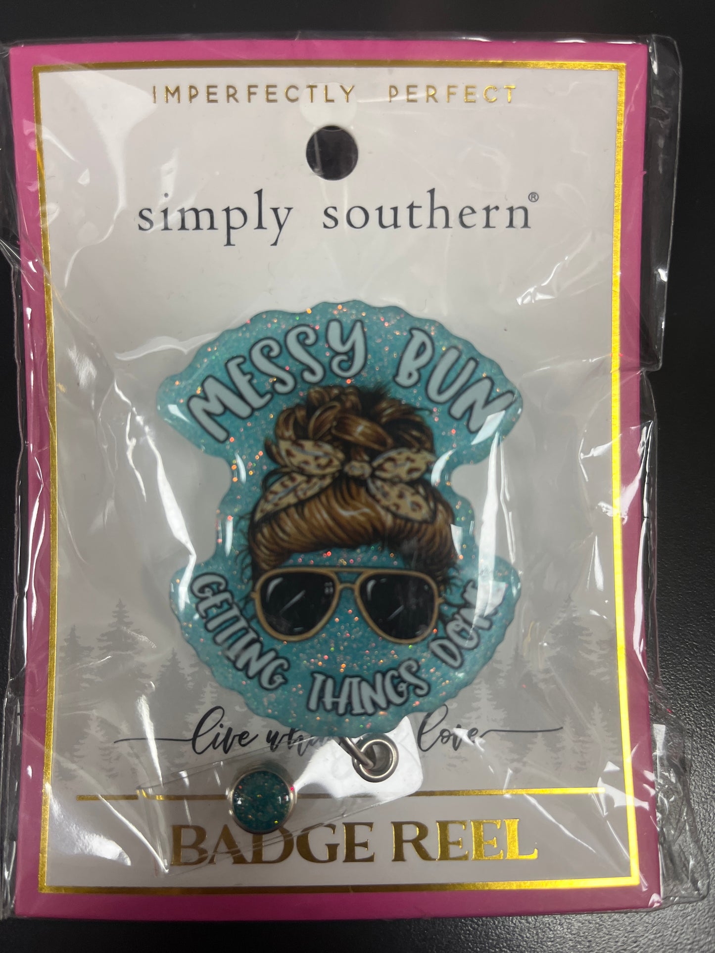 BADGE REEL - MESSY BUN
