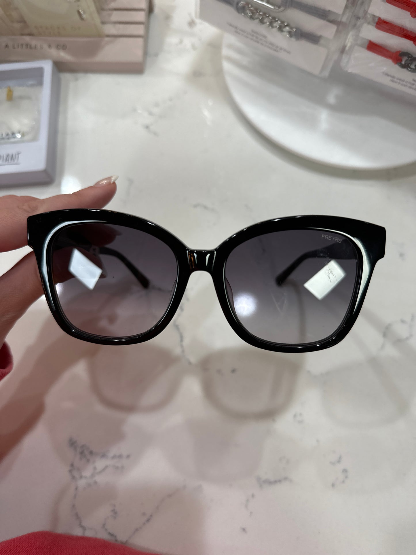 FREYR SUNGLASSES - AMBER - BLACK