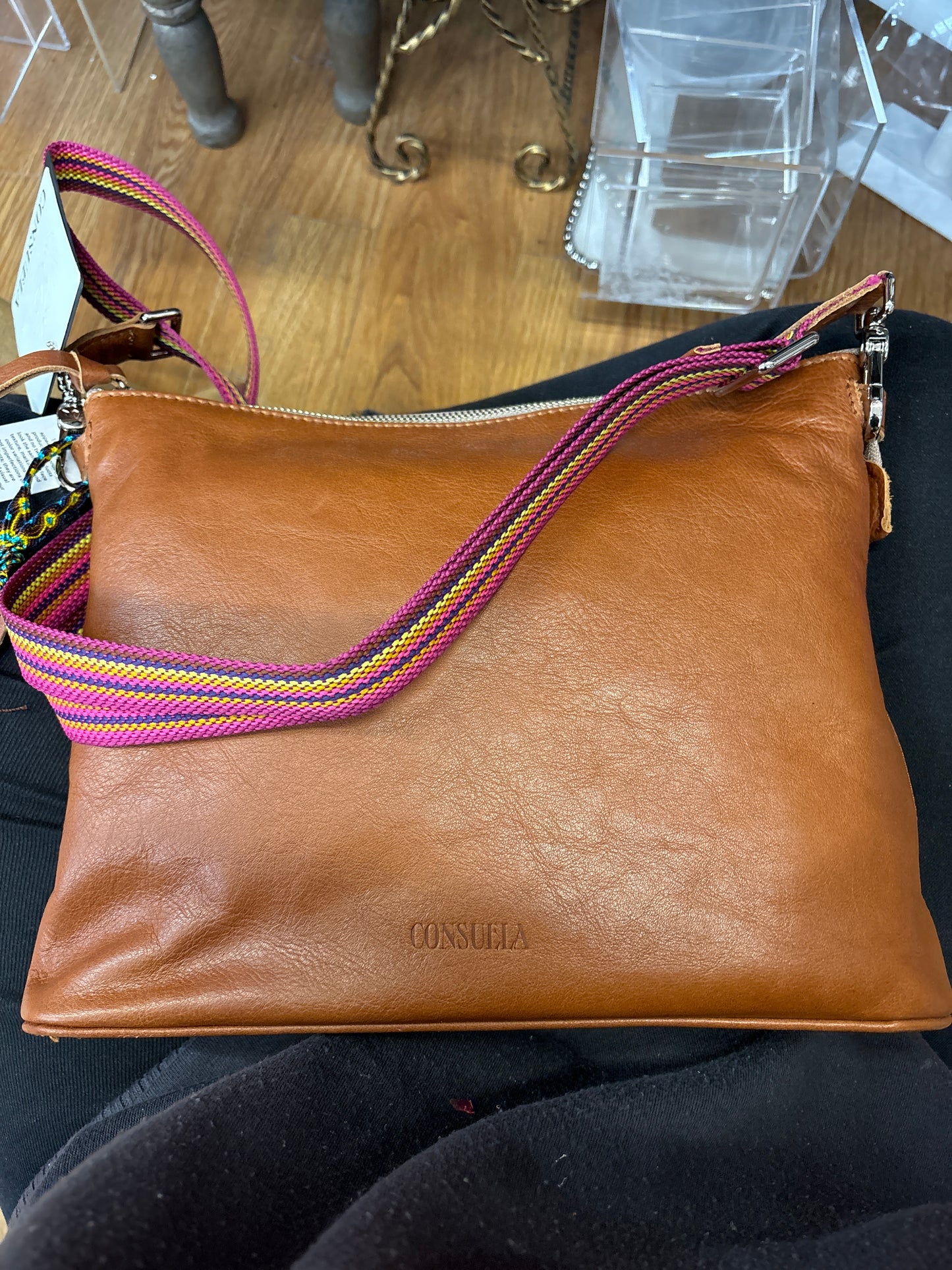 DOWNTOWN CROSSBODY - BRANDY