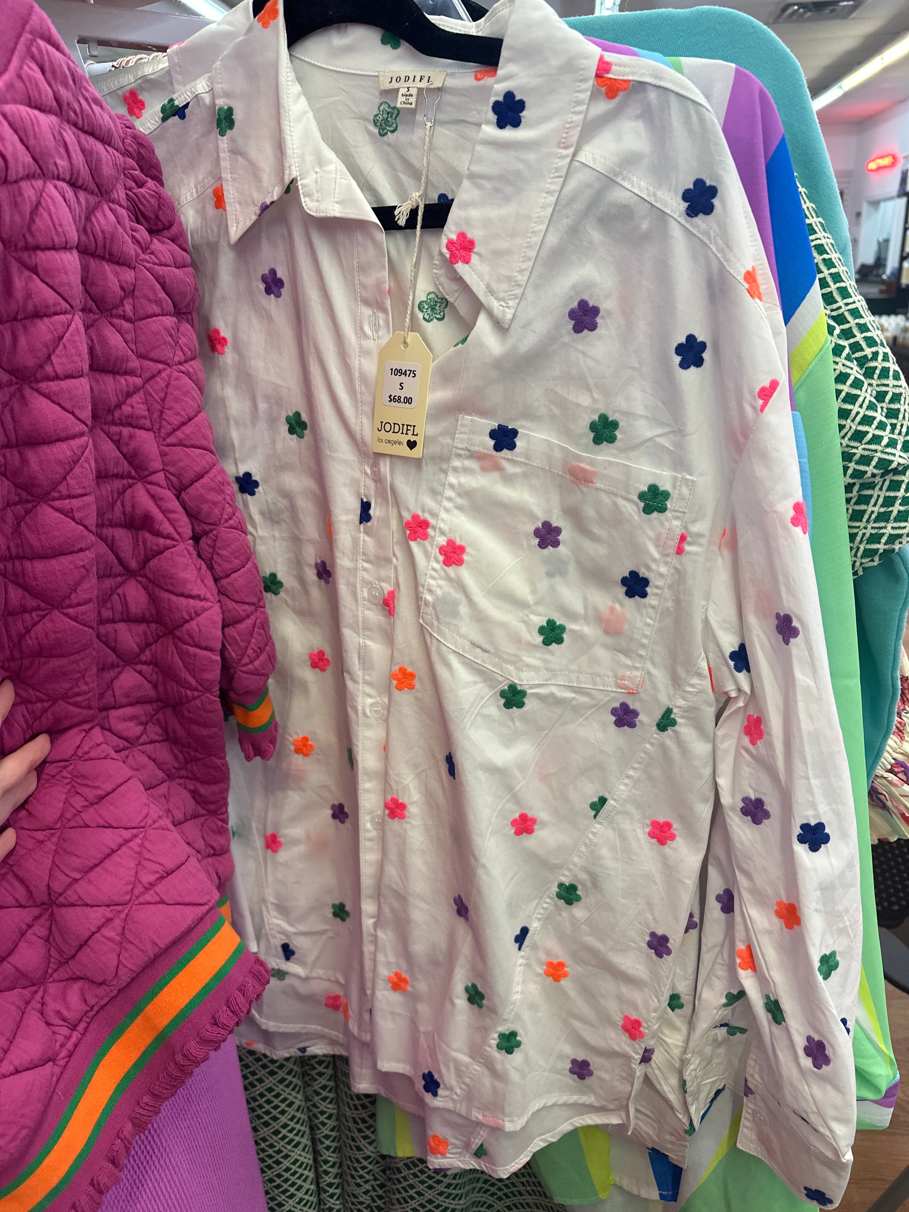 WHITE BUTTON DOWN BLOUSE W/BRIGHT FLOWERS