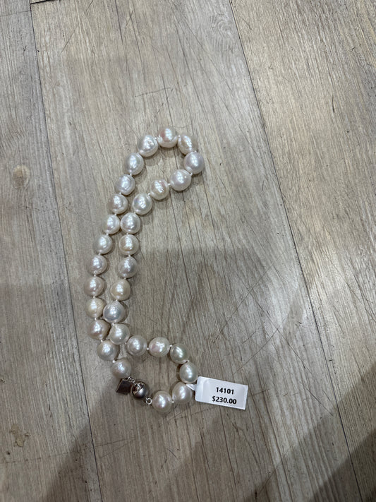 WHITE EDISON PEARL SINGLE STRAND - SILVER