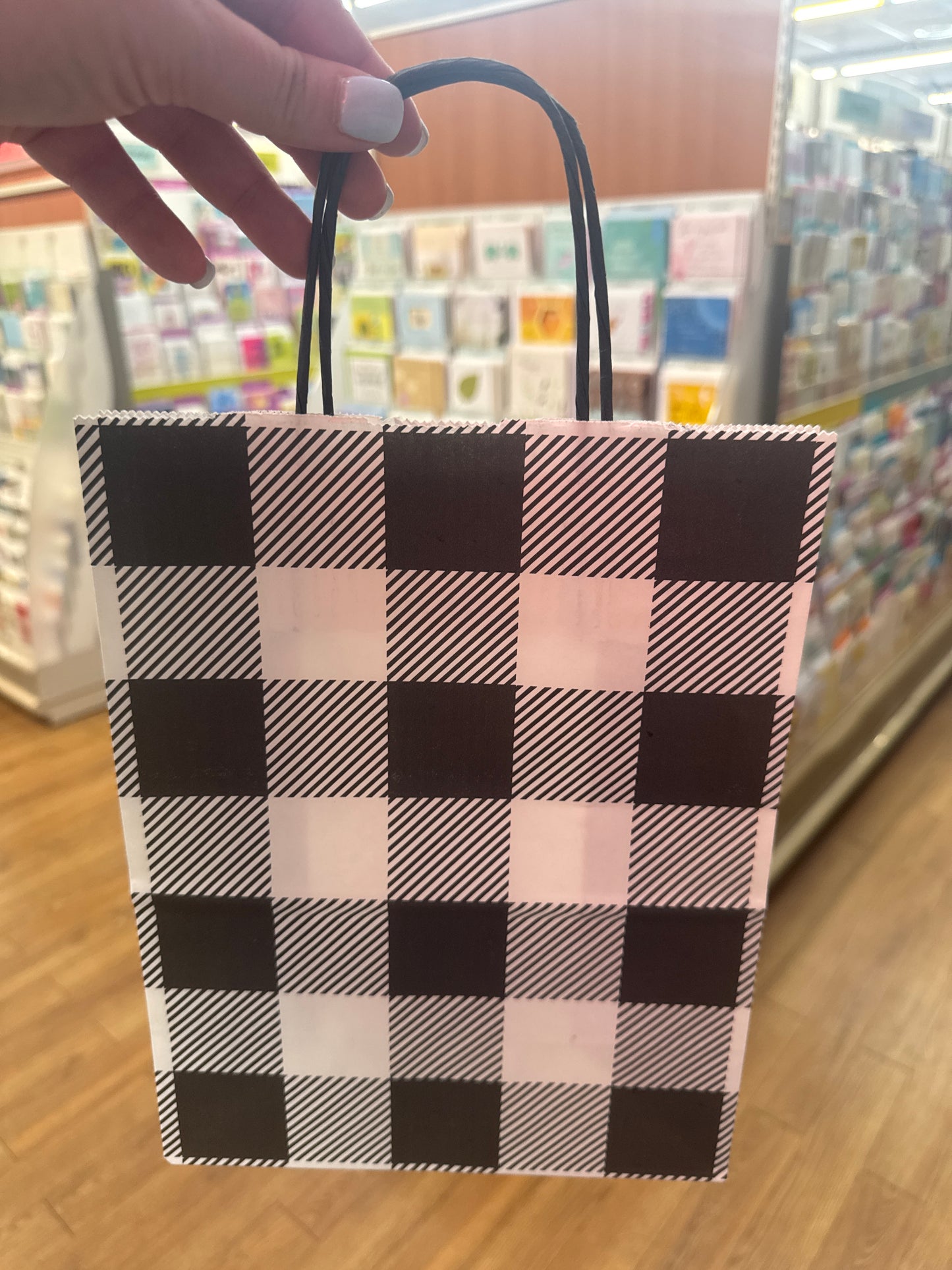 B&W BUFFALO PLAID PAPER GIFT BAG 8X5X10