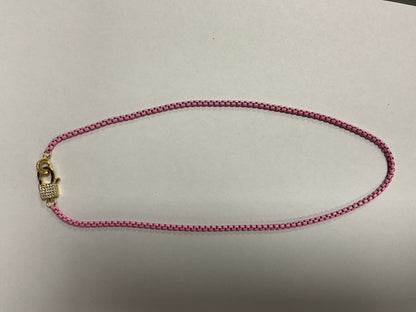METAL COLORED LINK NECKLACE WITH PAVE LOBSTER CLAW CLASP