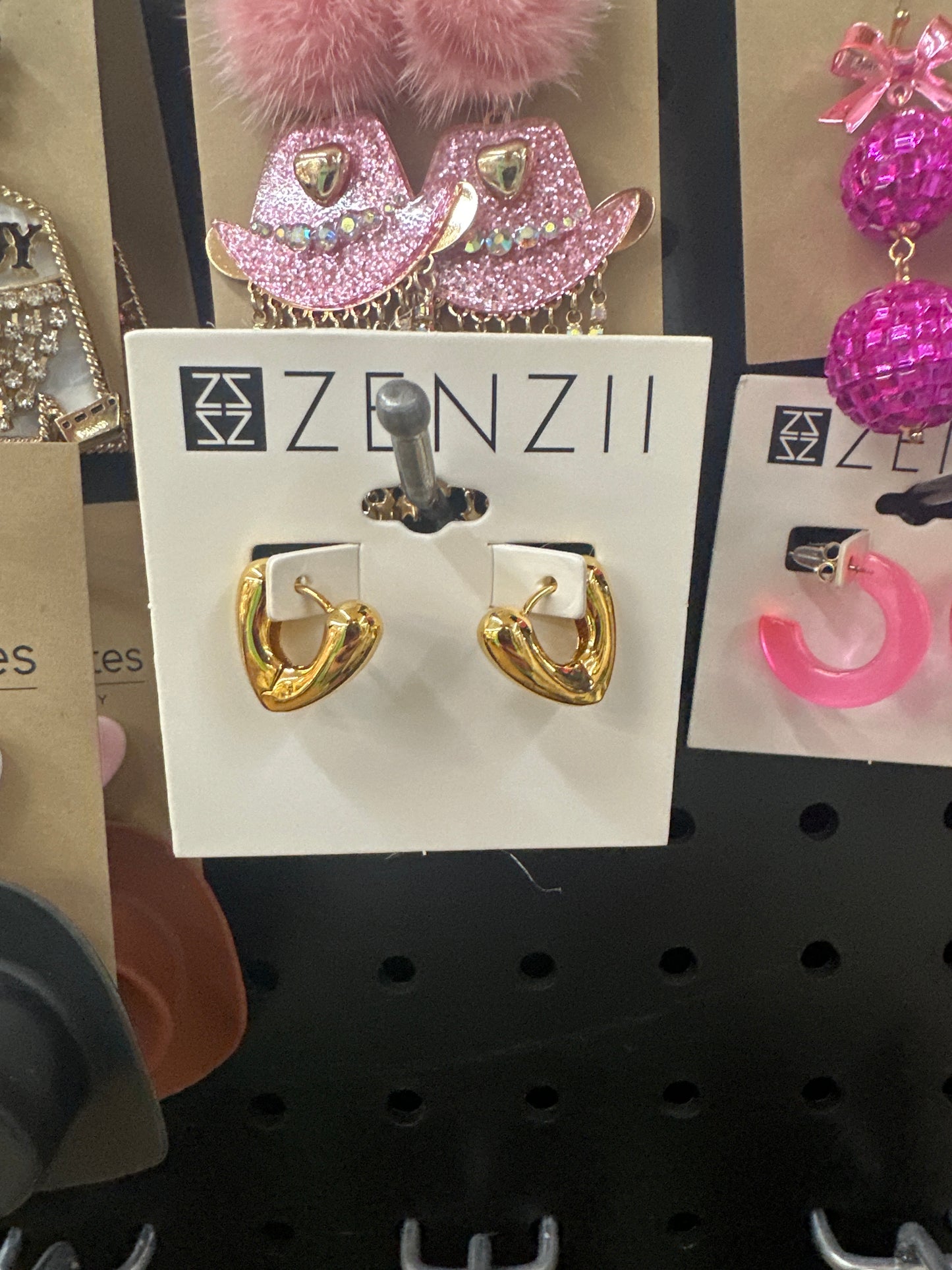 V-SHAPE HUGGIE EARRINGS - GOLD