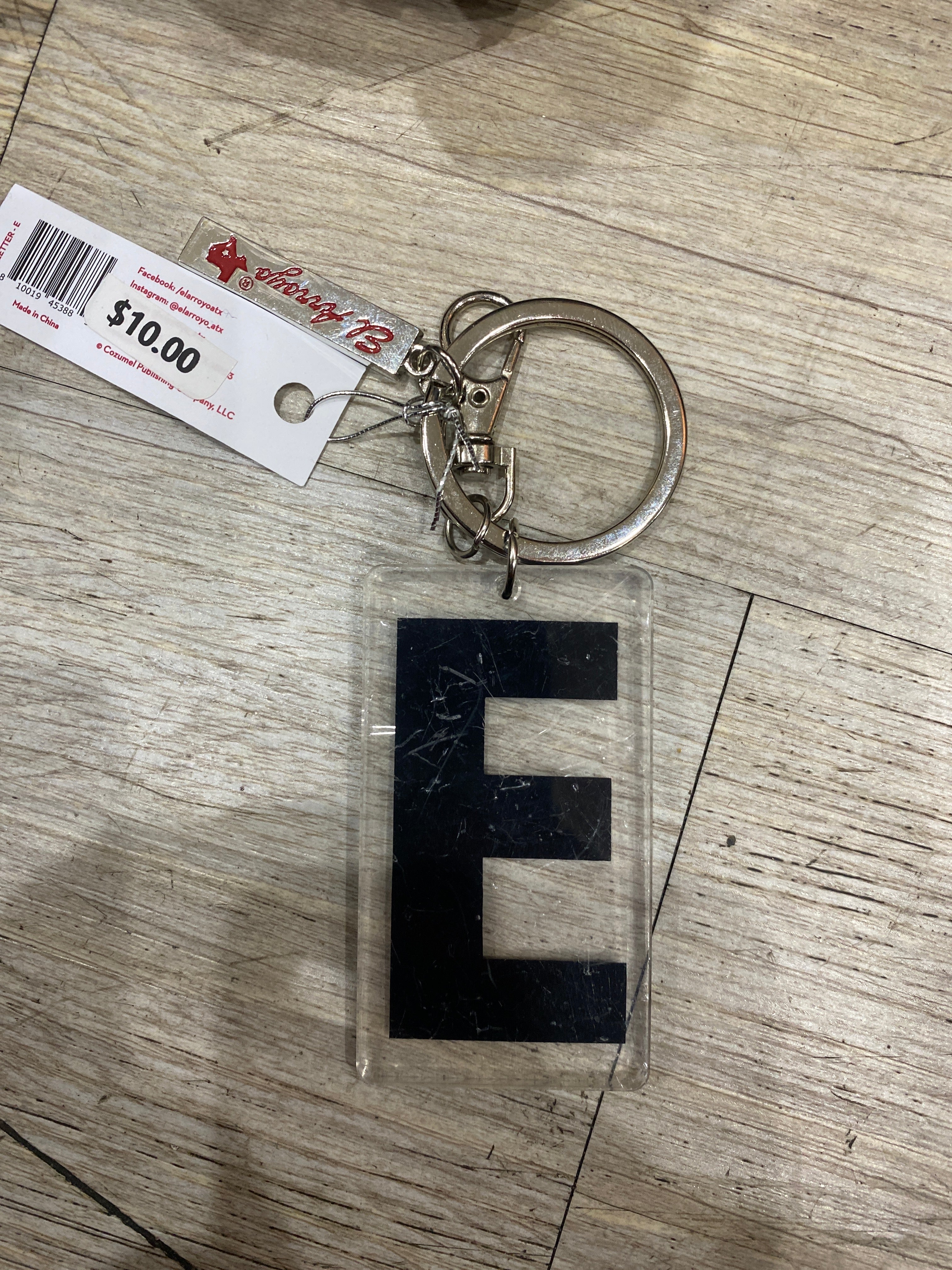 MARQUEE LETTER KEYCHAIN - E
