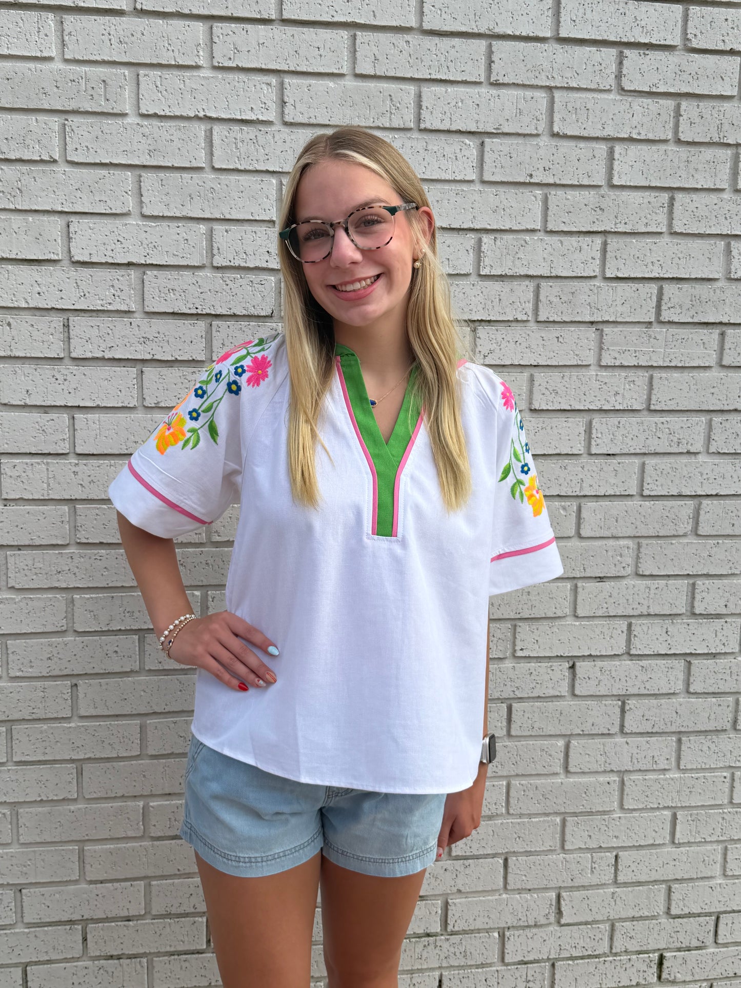 WHITE FLORAL EMBROIDERED RAGLAN TOP W/MULTI COLOR PIPING