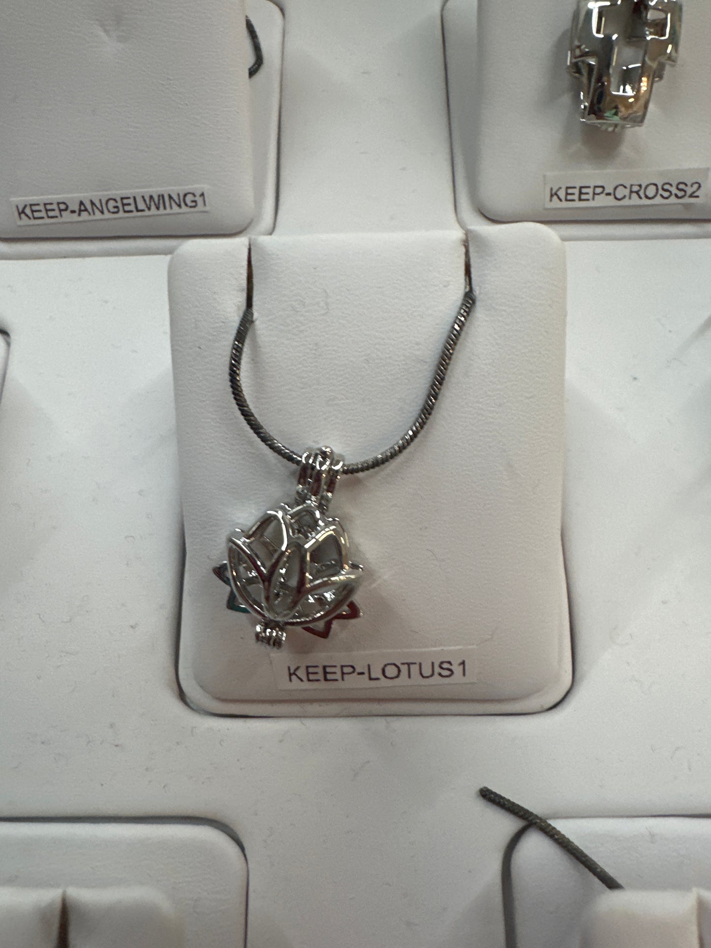 KEEPSAKE LOTUS PENDANT