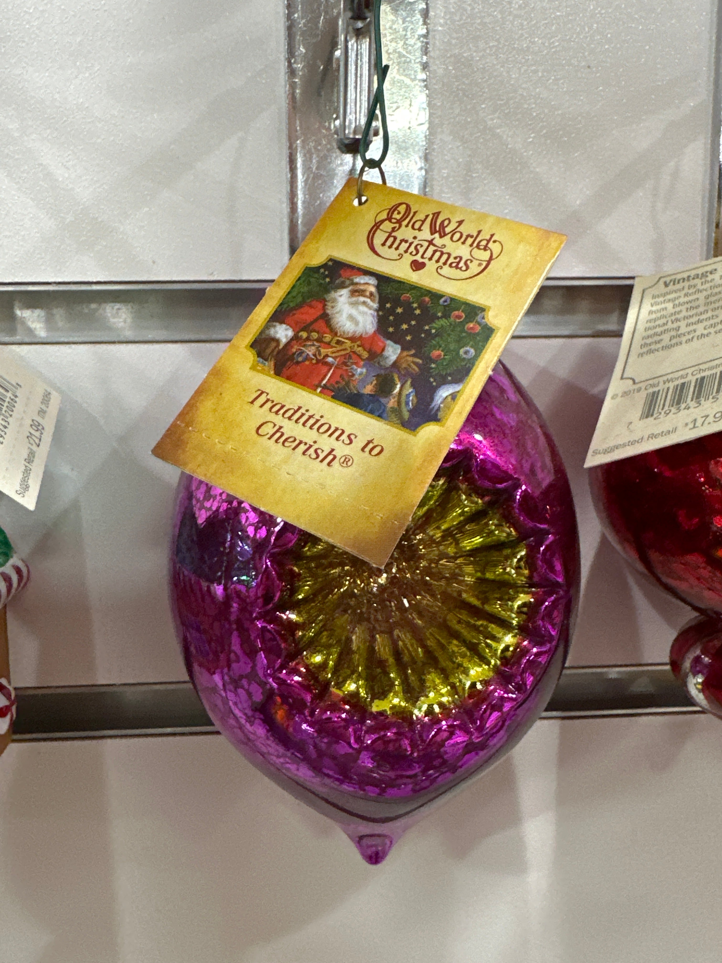 CHRISTMAS ORNAMENT VINTAGE REFLECTION