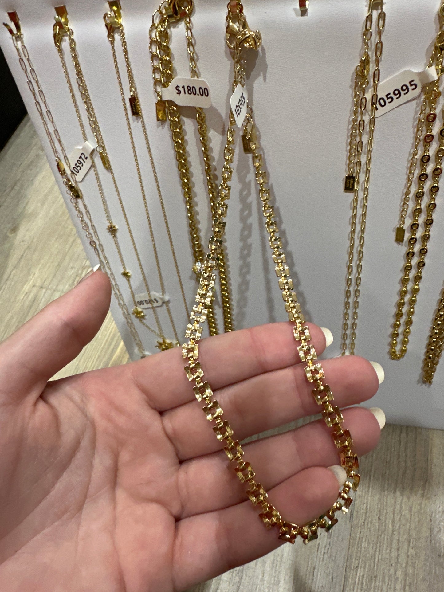 TIMELESS CHAIN