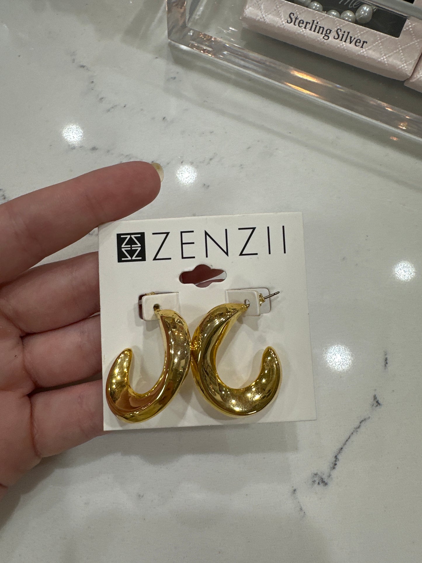 RIBBED HUGGIE EARRINGS - GOLD