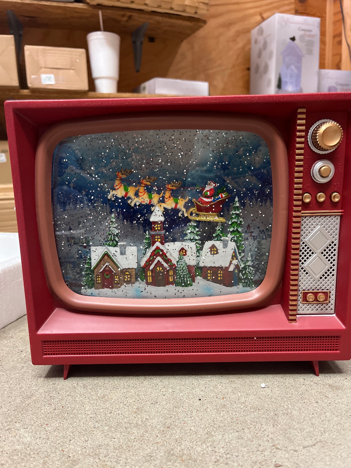 RED MUSICAL TV W/TREE & SANTA FLYING OVER