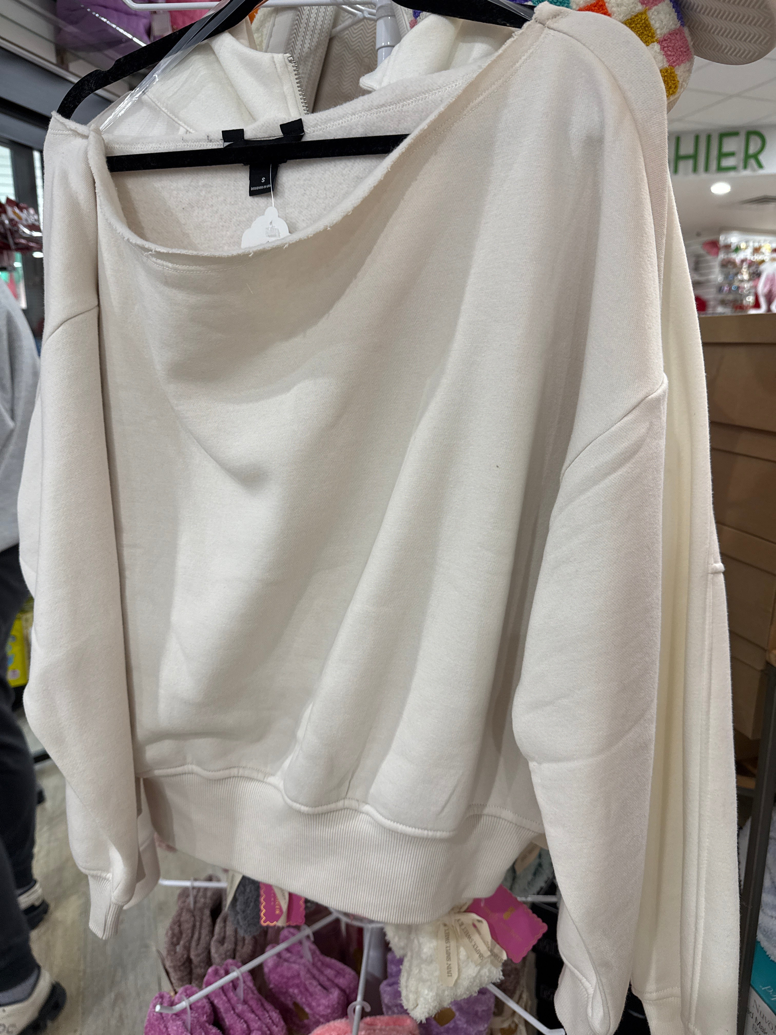 FLEECE OFF SHOULDER SWEATSHIRT - BONE