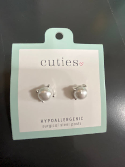 PEARLS IN SILVER SETTING EARRINGS