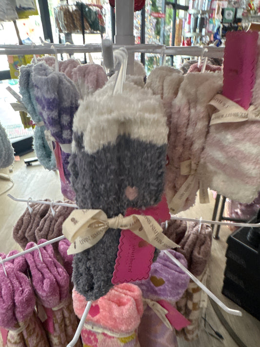 SOFT N COZY SOCKS - HEARTS - GRAY