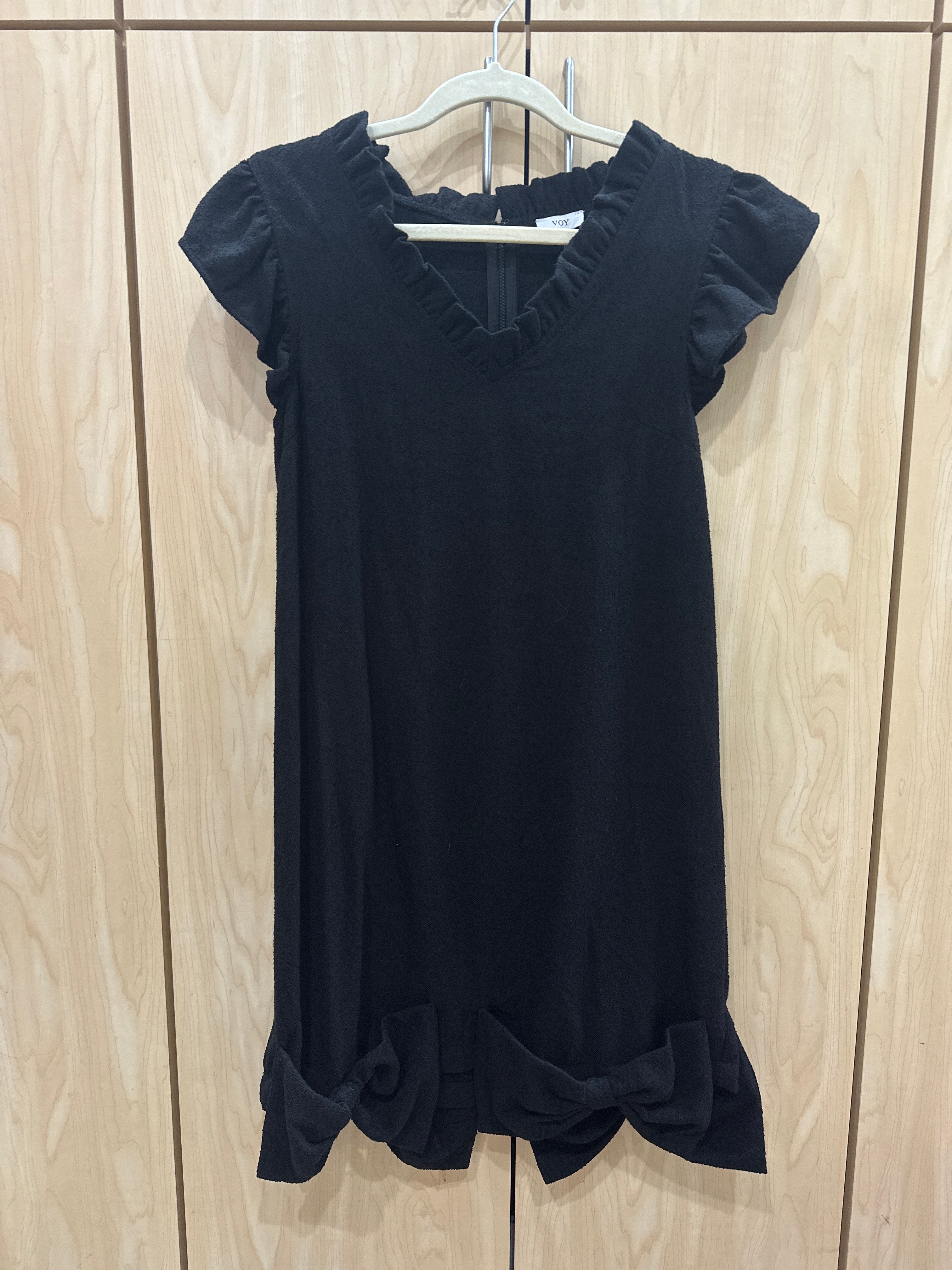 BLACK DRESS W/BOW DETAIL