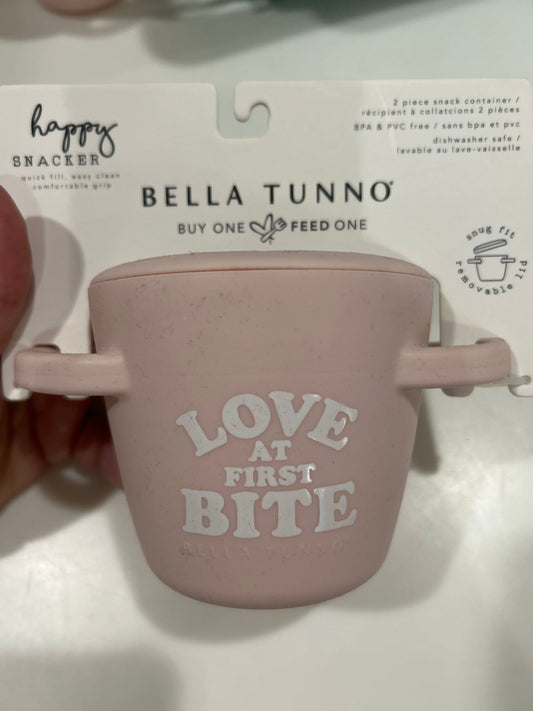 HAPPY SNACKER- LOVE AT FIRST BITE