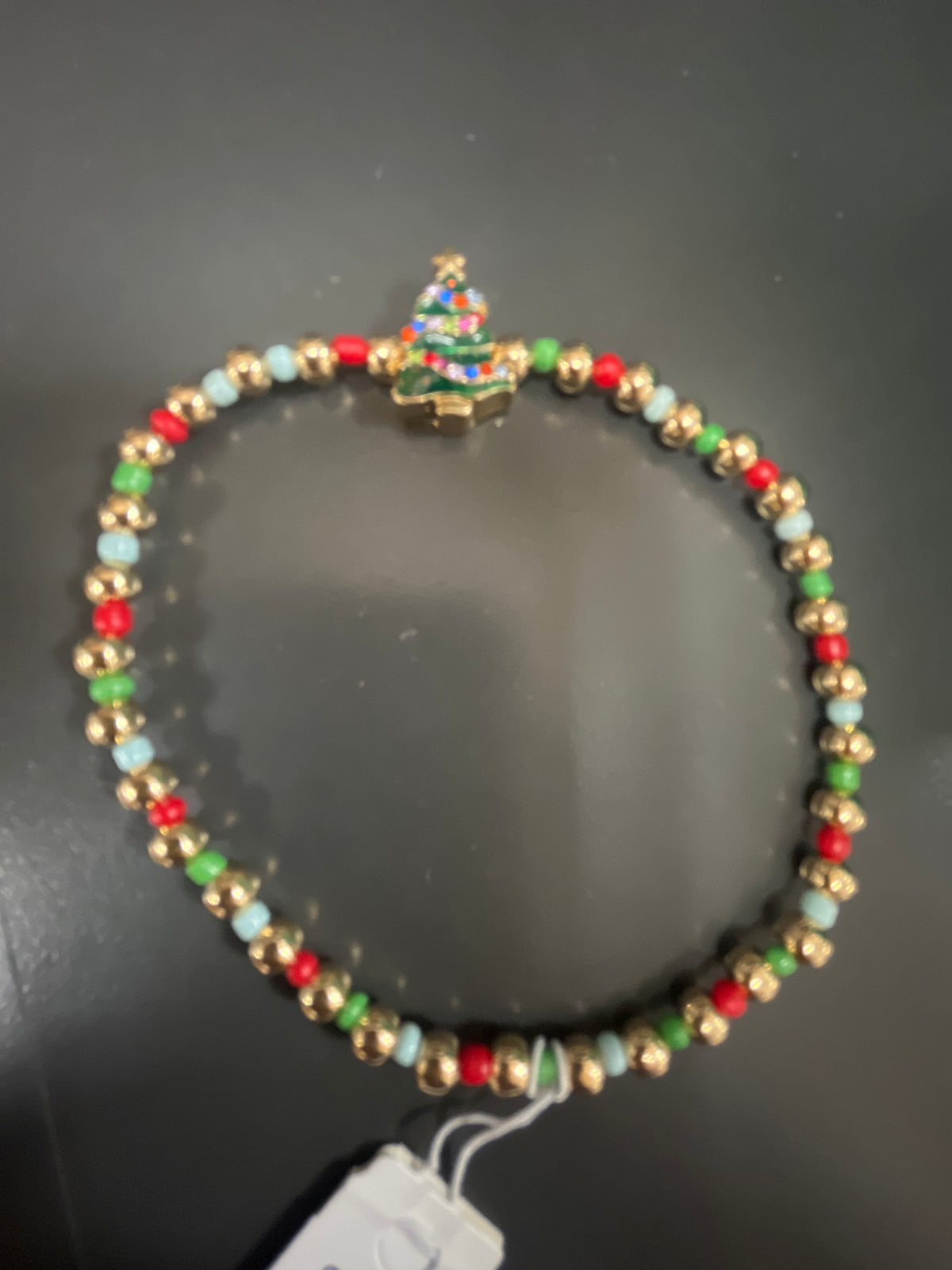 HOLIDAY BEADED BRACELET WITH CHARM