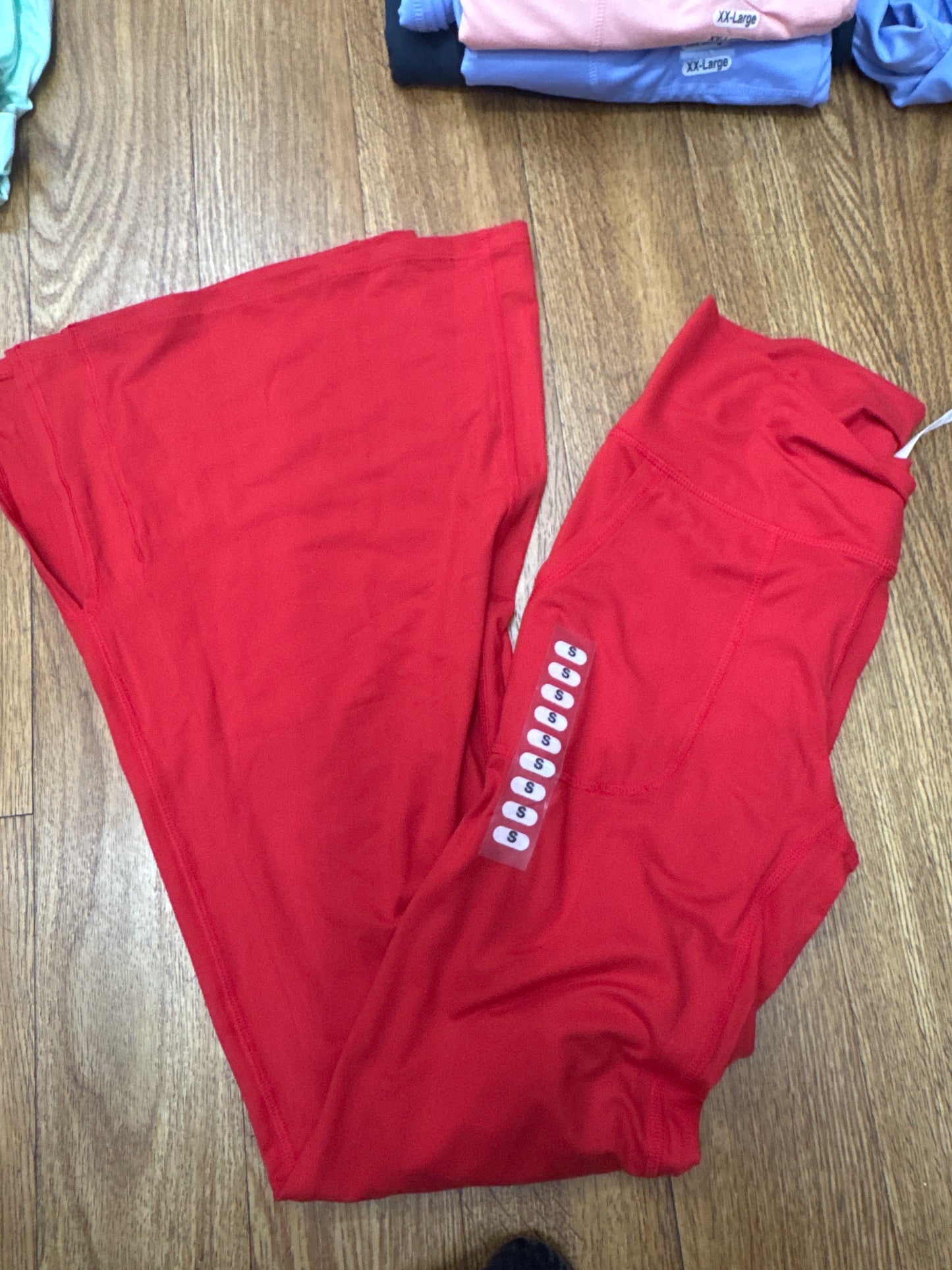 V SHAPE WAIST BUTTER FLARE LEGGINGS - TRUE RED