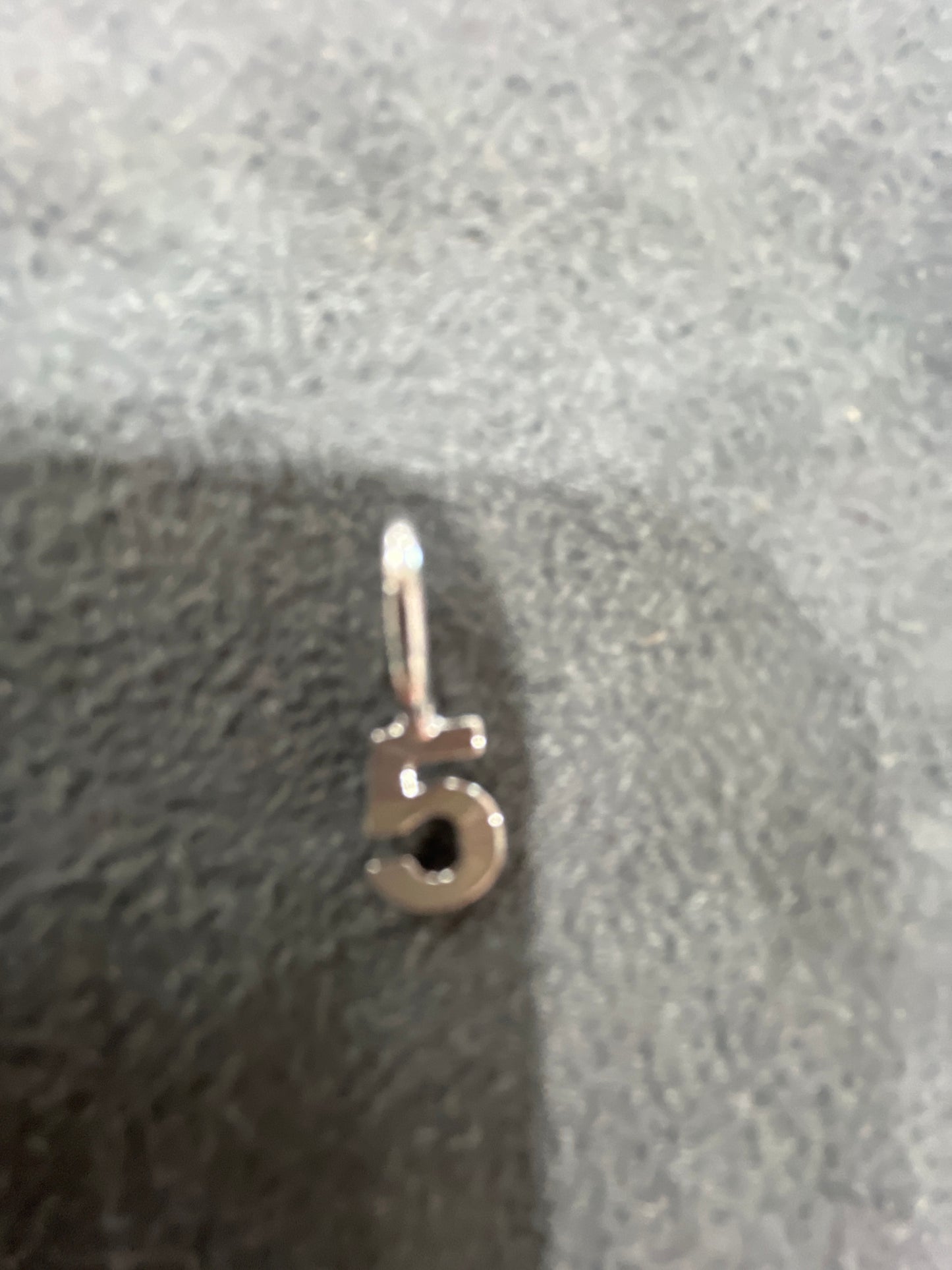SIS KISS NUMBER CHARMS